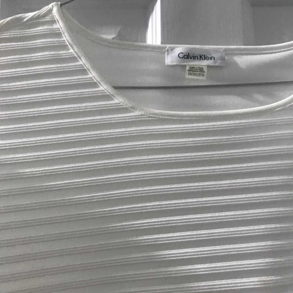 Calvin Klein Top - Picture 2 of 2